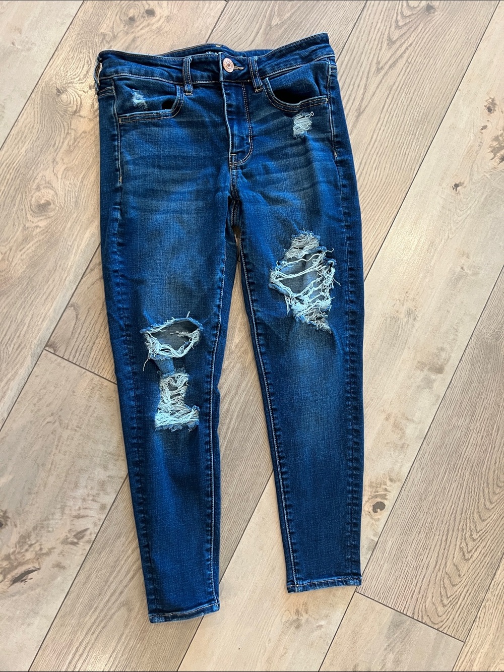 America Eagle Dark Blue Distressed Women’s Jeans